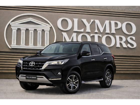 TOYOTA HILUX SW4 2.8 D-4D TURBO DIESEL SRX PLATINUM 7L 4X4 AUTOMÁTICO